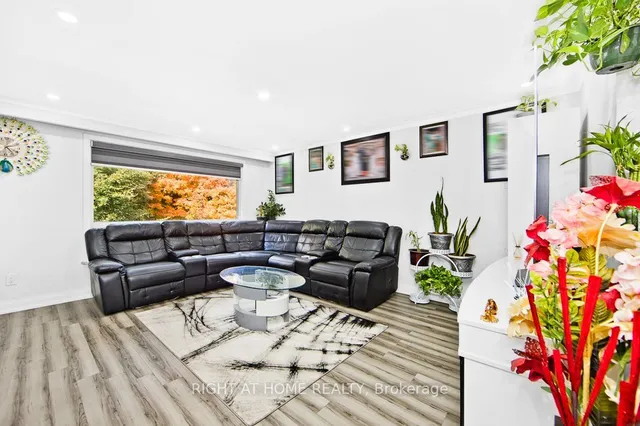 Additional image 2 of 150 Lord Roberts Dr