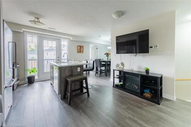 Additional image 7 of 1989 Ottawa St Unit 17E