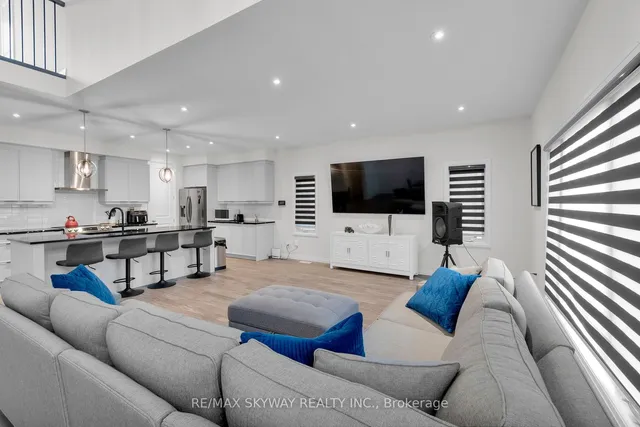 Additional image 16 of 972 Stonecliffe Walk Unit 18