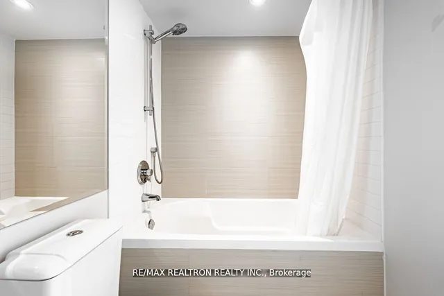 Additional image 20 of 386 Yonge St Unit 4909