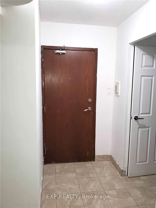 Additional image 8 of 980 Broadview Ave Unit 402