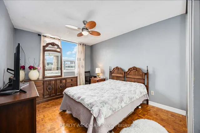 Additional image 9 of 180 Markham Rd Unit 811