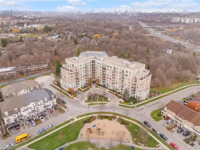 16 Dallimore Cir Unit 102