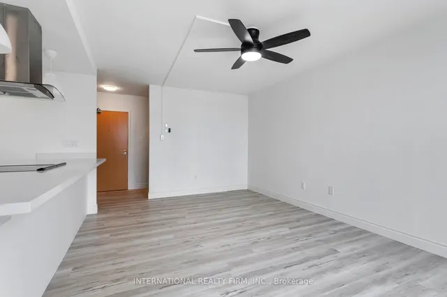 Additional image 8 of 60 Southport St Unit 818