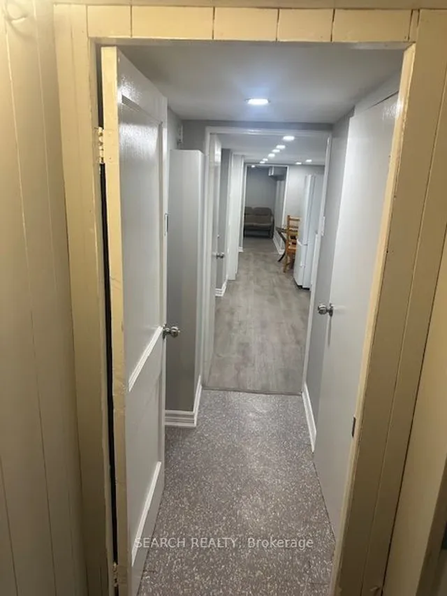 Additional image 34 of 65 Livingstone Ave