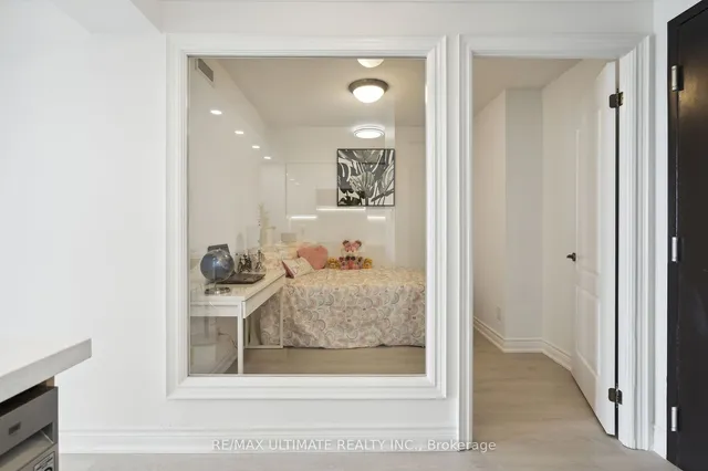 Additional image 11 of 2 Clairtrell Rd Unit #1008