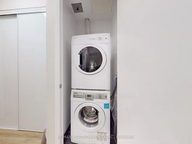 Additional image 24 of 36 Howard Park Ave Unit 302