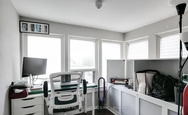 Additional image 19 of 176 Rosemount Ave