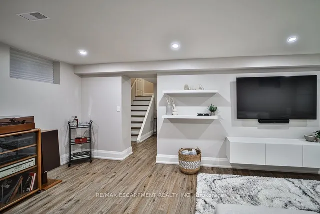 Additional image 24 of 31 Nuffield Dr