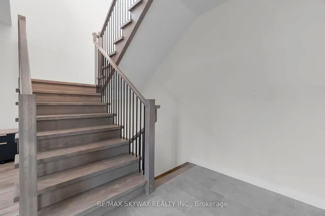 Additional image 23 of 972 Stonecliffe Walk Unit 18