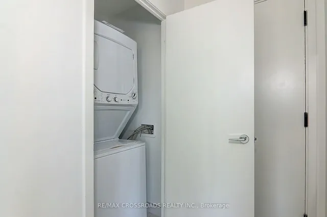 Additional image 31 of 270 Dufferin St Unit LPH3