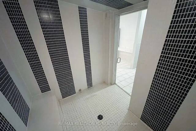 Additional image 33 of 375 King St Unit 1403