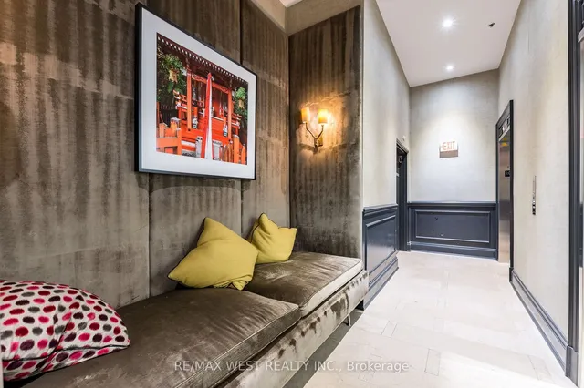 Additional image 4 of 375 King St Unit 807