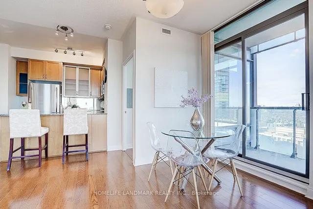 Additional image 14 of 18 Yorkville Ave Unit 2109