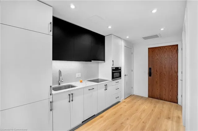 Additional image 3 of 741 King Street West St Unit 1509