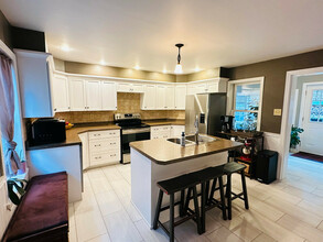 Additional image 4 of 9 Russell St W