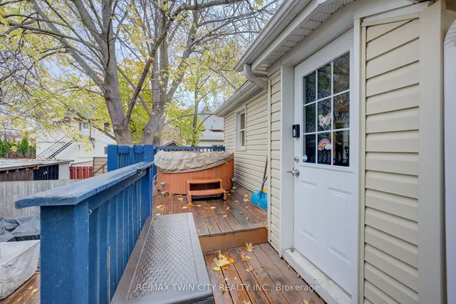 Additional image 35 of 118 College St