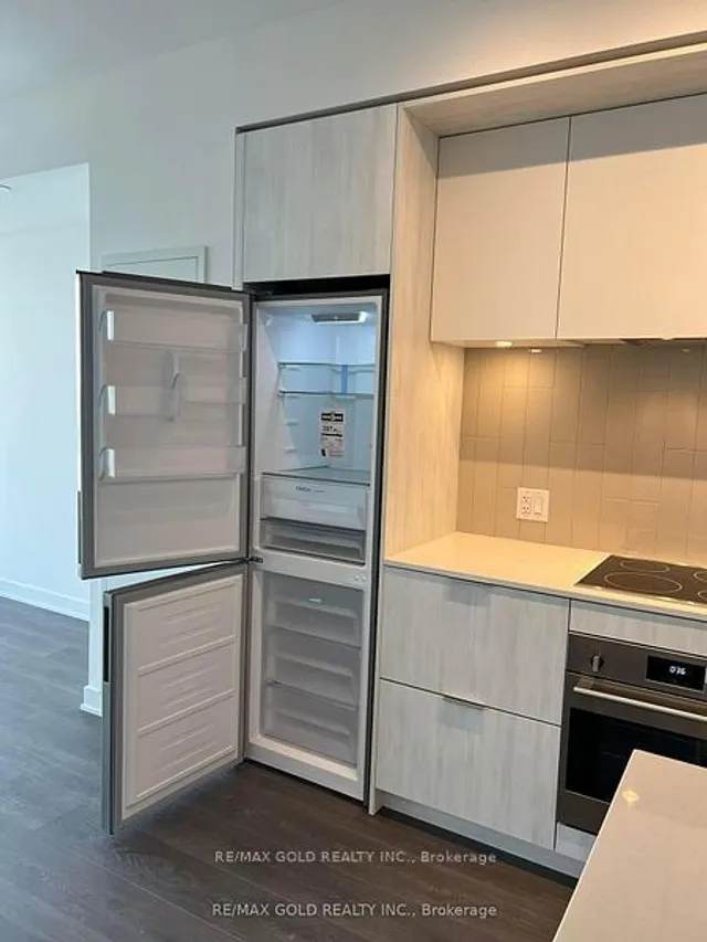 Additional image 8 of 130 River St Unit 1012