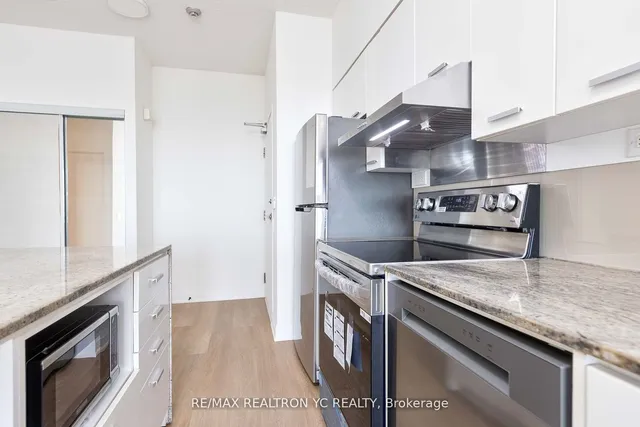 Additional image 9 of 29 Singer Crt Unit 3015