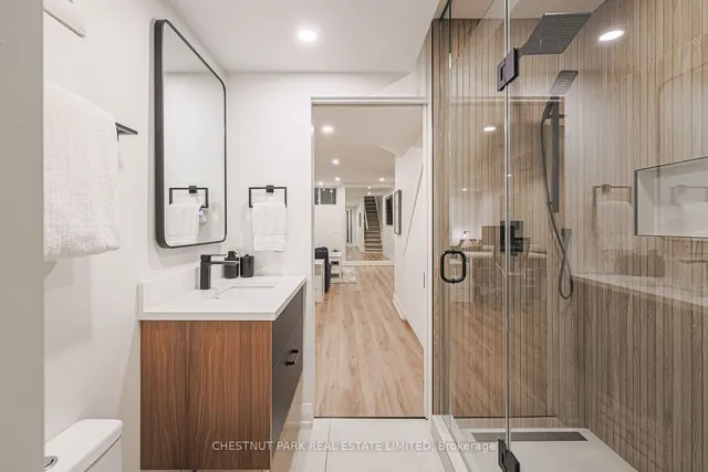 Additional image 32 of 186 Macpherson Ave