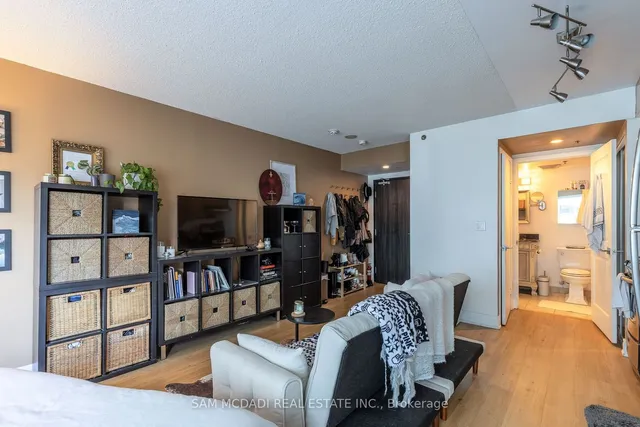 Additional image 5 of 210 Victoria St Unit 611