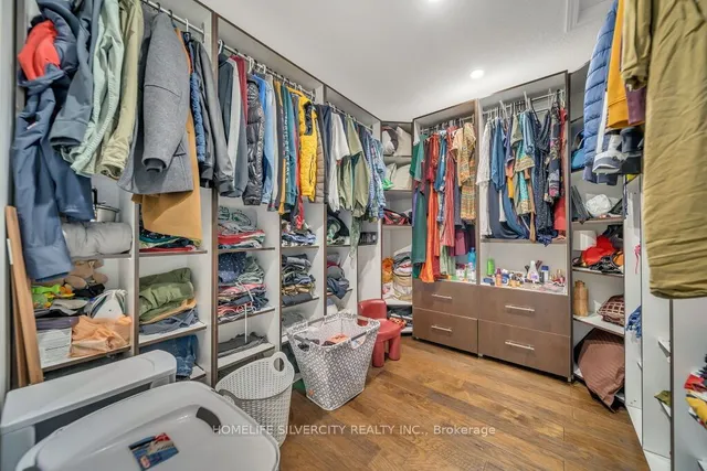 Additional image 17 of 425 Woodbine Ave