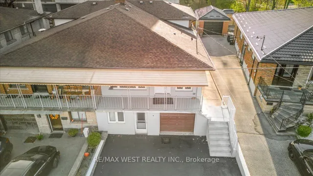 22 Goldcrest Blvd