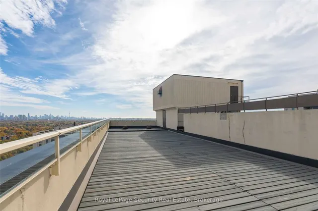 Additional image 19 of 360 Ridelle Ave Unit 901