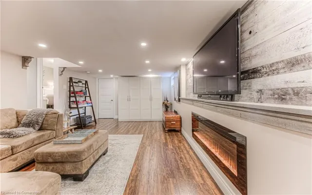 Additional image 40 of 67 Inwood Cres