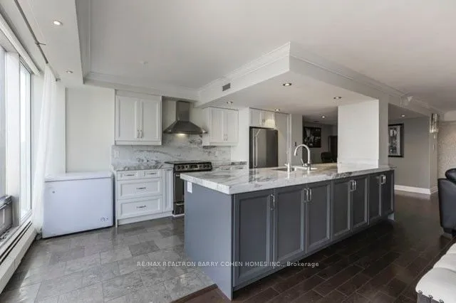 Additional image 9 of 30 Wellington St Unit 1204