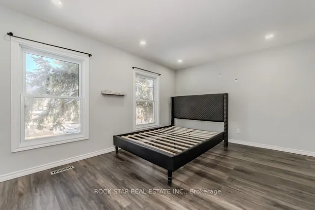 Additional image 11 of 77 Timberlane Cres