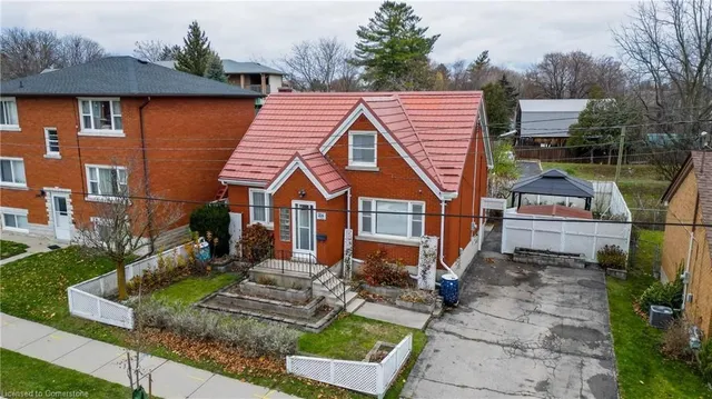 Additional image 30 of 236 Guelph St
