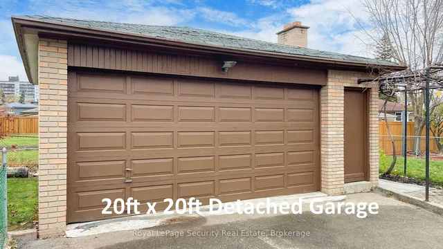 Additional image 39 of 59 Roseglen Cres