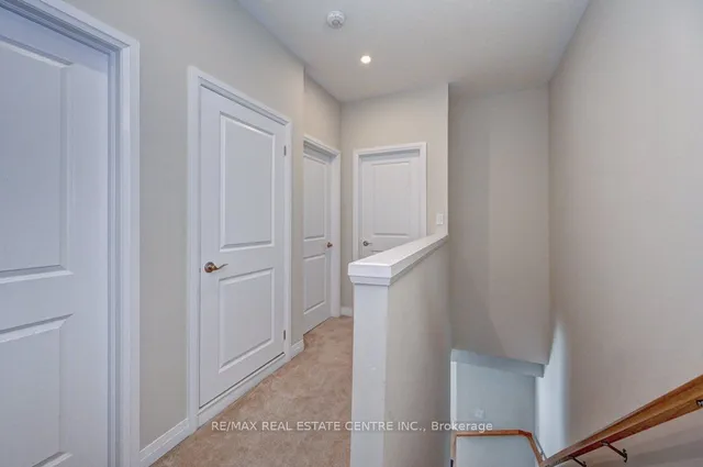 Additional image 23 of 261 Woodbine Ave