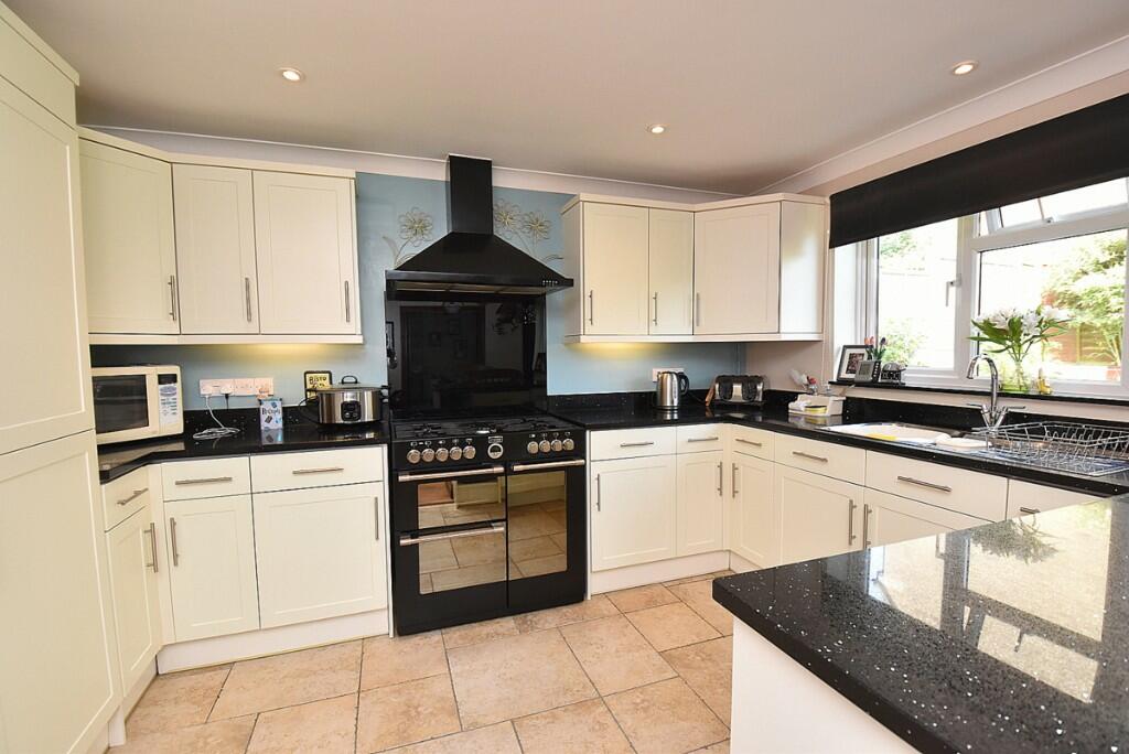 Additional image 2 of Greenway Close Wincanton BA9