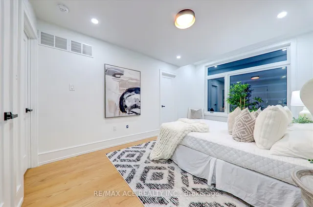 Additional image 32 of 26 August Ave