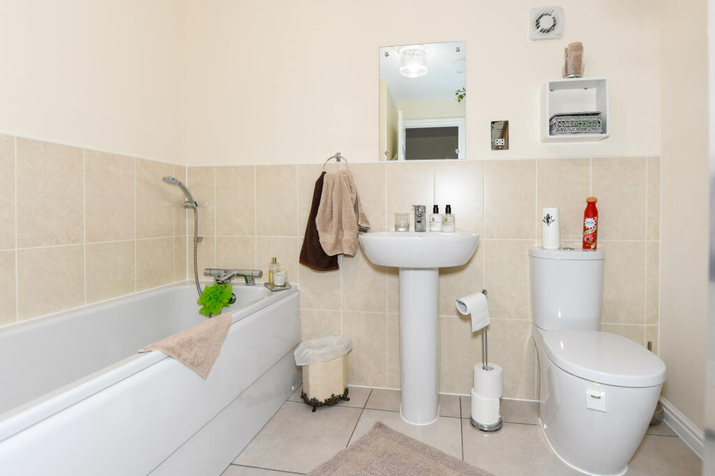 Additional image 27 of Pontefract Avenue, Castlemead