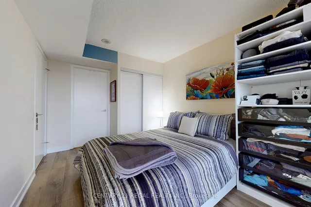 Additional image 21 of 19 Singer Crt Unit 1119