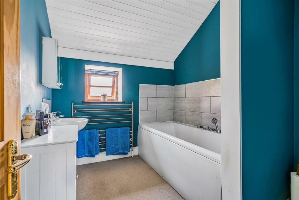 Additional image 12 of Swainsford, Mere, Warminster