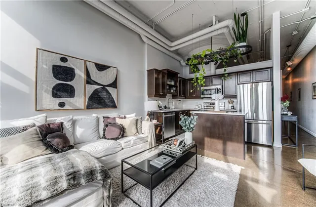 Additional image 20 of 404 King St Unit 306