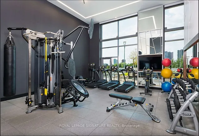 Additional image 16 of 275 Village Green Sq Unit 1223