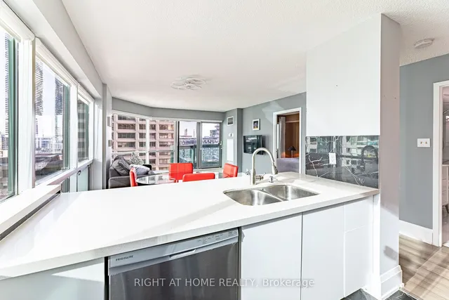 Additional image 17 of 10 Queens Quay Unit 1203