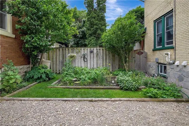 Additional image 45 of 67 Moore Ave