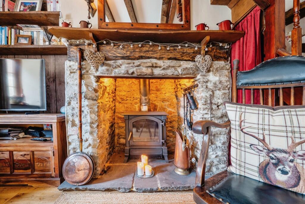 Additional image 14 of High Street, Henstridge, Templecombe