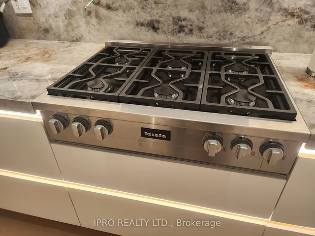 Additional image 38 of 2970B Bayview Ave