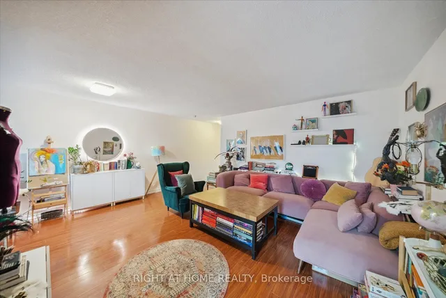 Additional image 10 of 633 Bay St Unit 1407