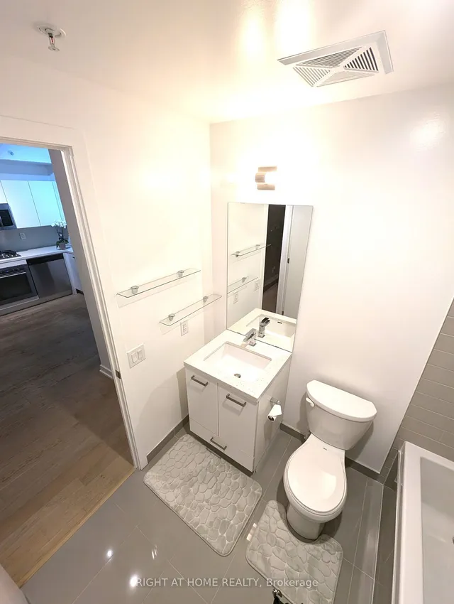 Additional image 22 of 39 Brant St Unit 919