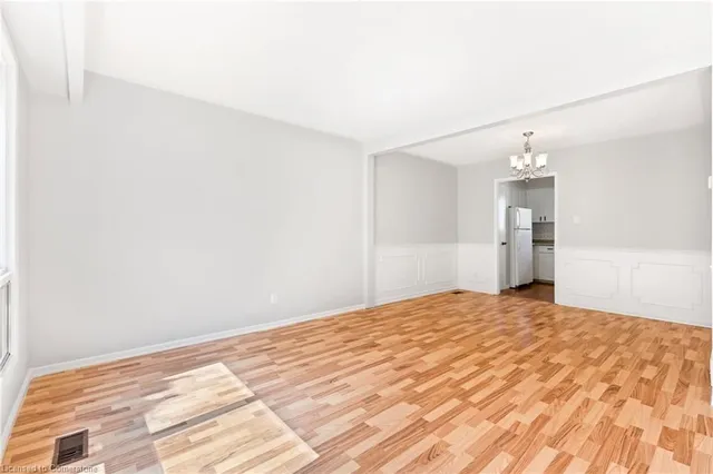 Additional image 19 of 104 Shadeland Cres