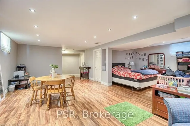 Additional image 22 of 38 Huck Cres