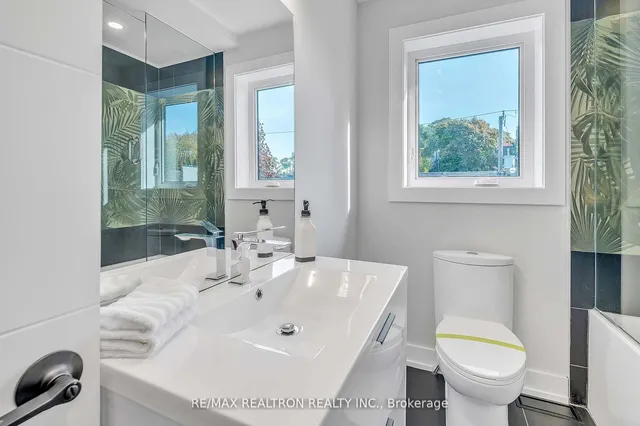 Additional image 22 of 254 Hastings Ave